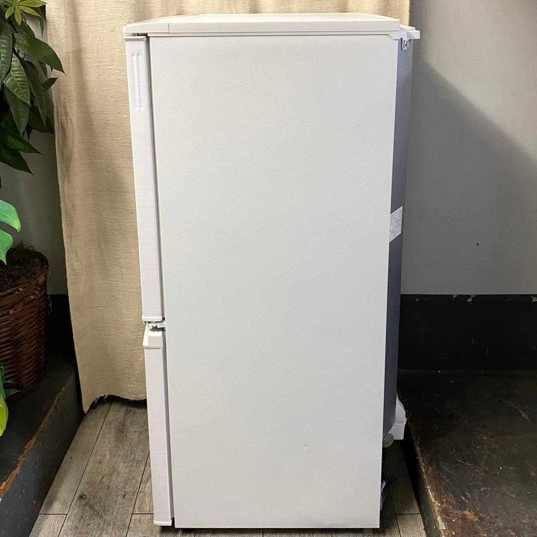 設置場所を選ばない、どっちも付け替えドア！ 一人暮らし！冷凍冷蔵庫137L