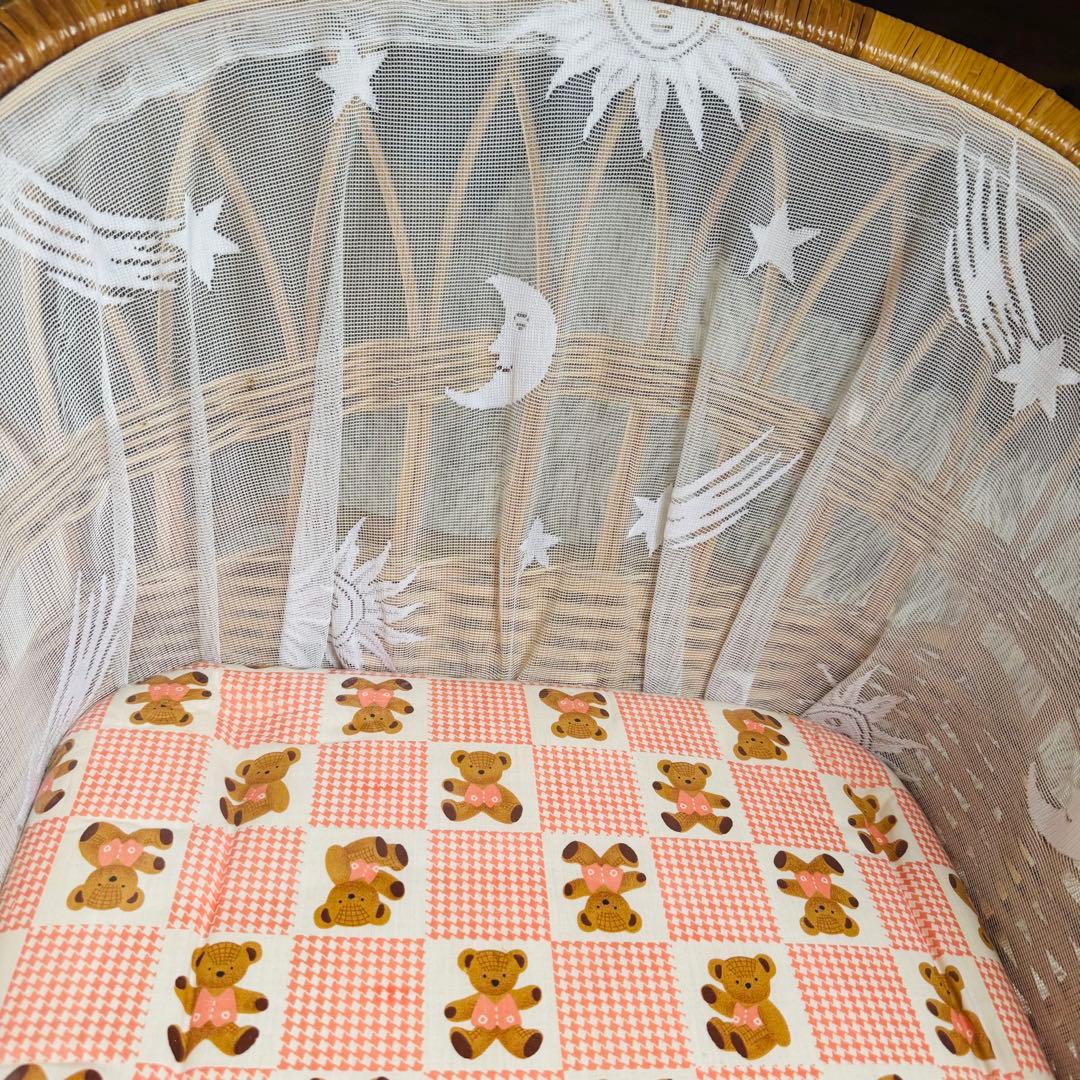 ラタン　籐　レース　ベビーベッド　ベビー家具　キャスター付き　　防水マット付き