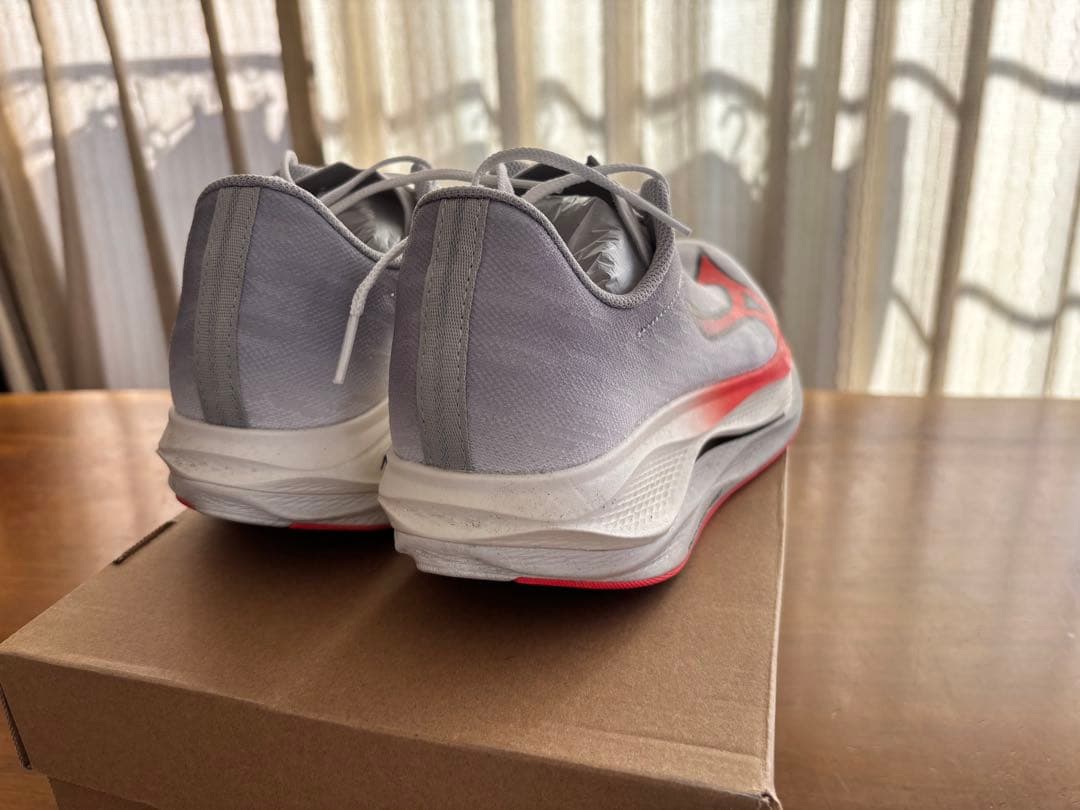 ミズノ　ウェーブリベリオンフラッシュ３　27.5