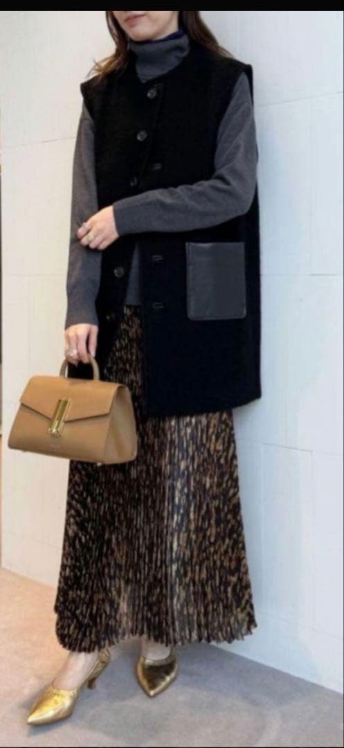 MACPHEE トゥモローランド　シープパイル クルーネックジレ