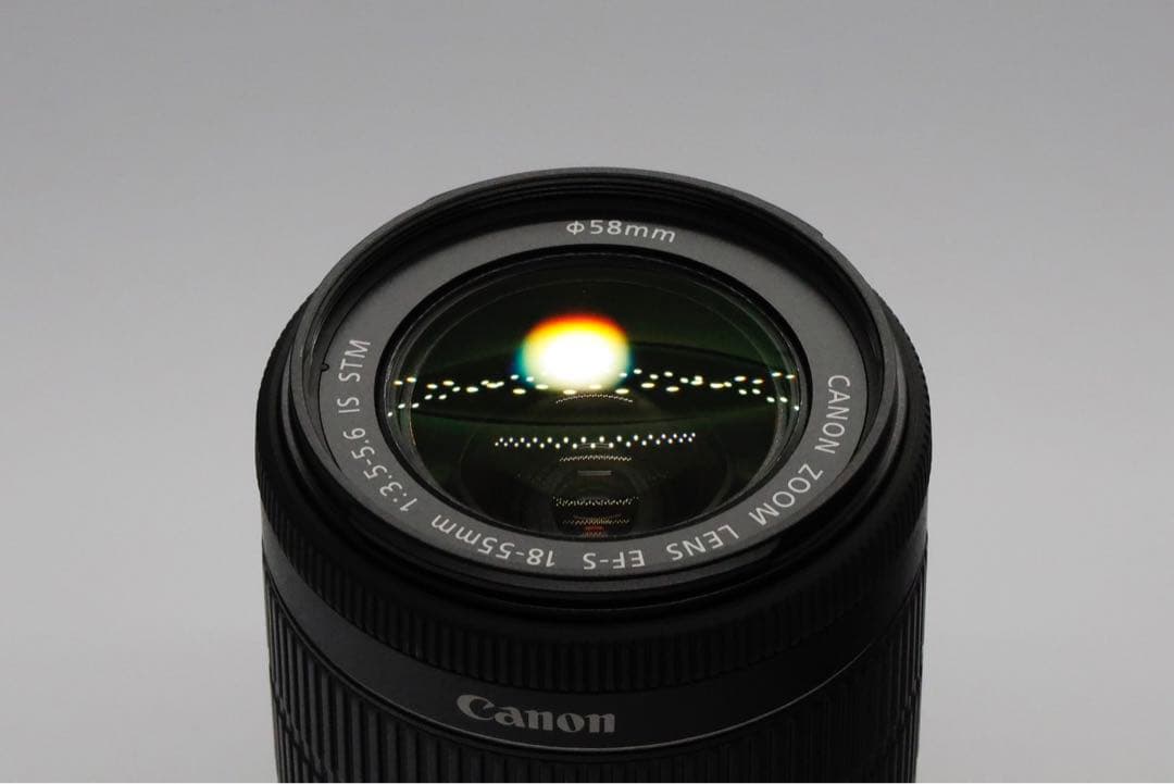 Canon kiss X8i ダブルズームキット　一眼