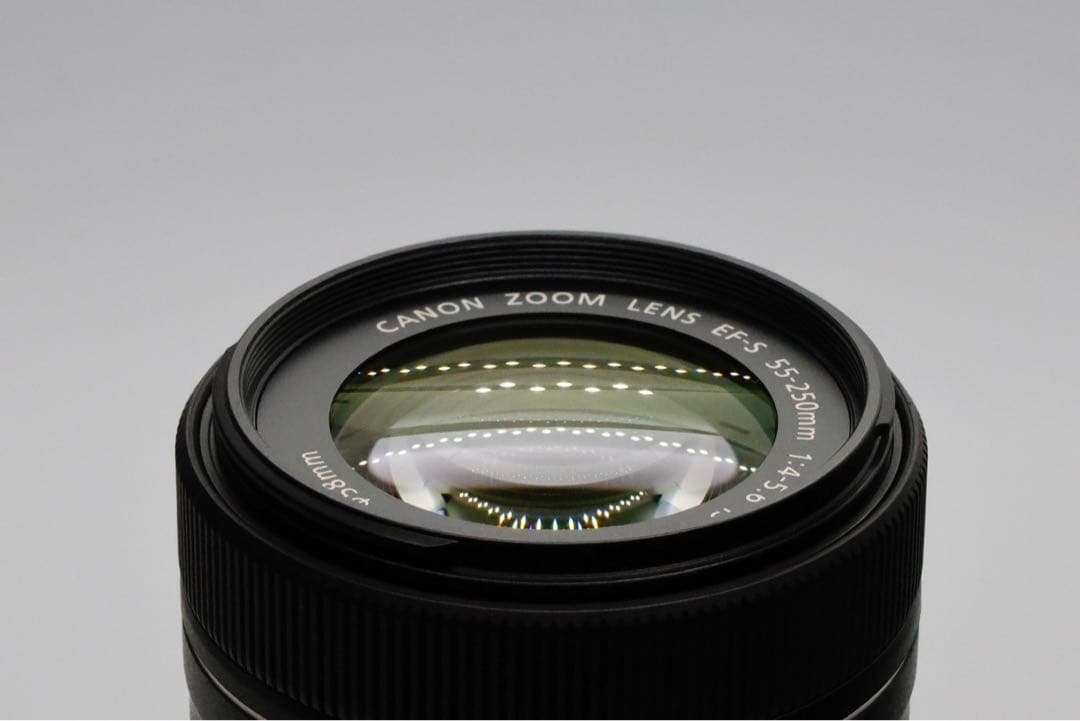 Canon kiss X8i ダブルズームキット　一眼