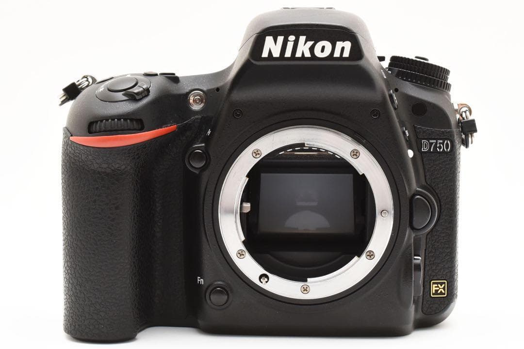 美品　Nikon D750 ダブルズームセット　Wi-Fi搭載　デジタル一眼レフ