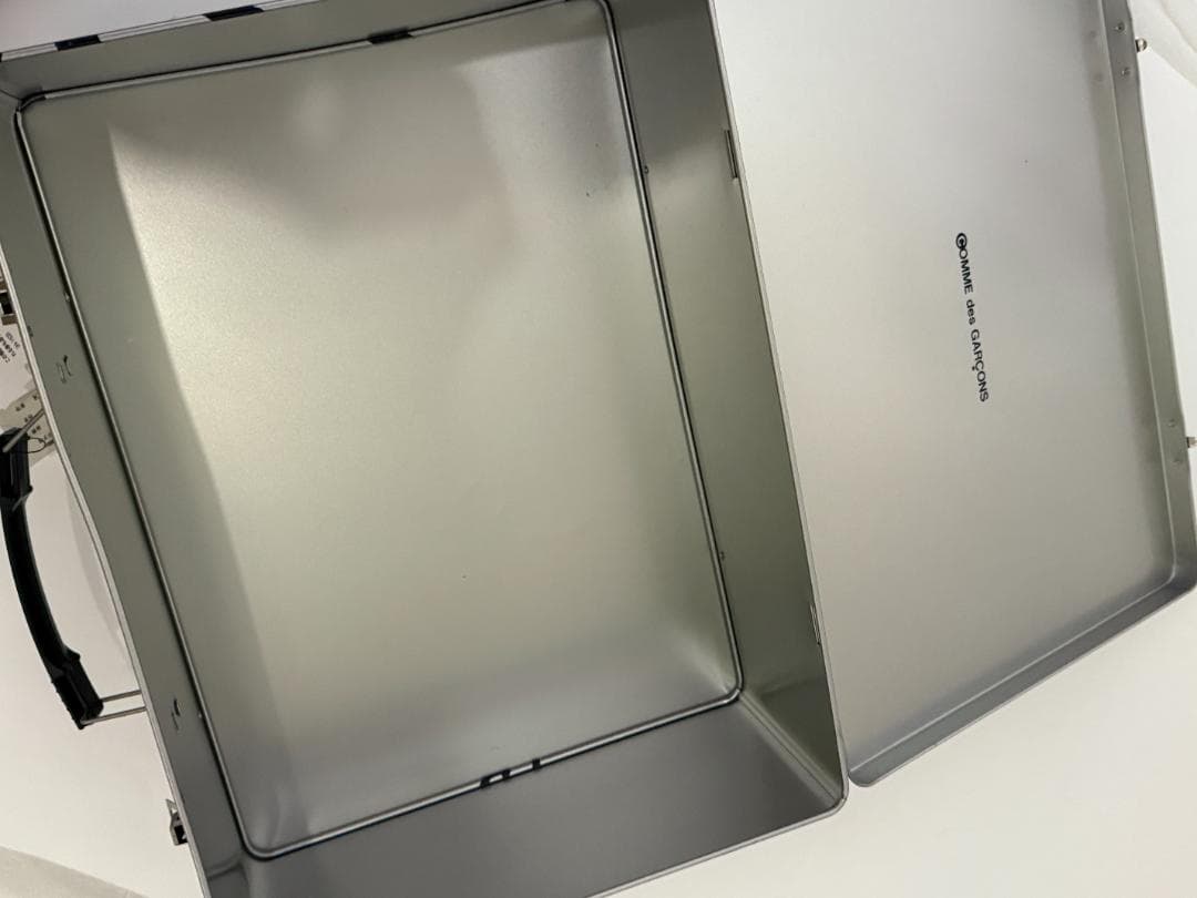 コムデギャルソン 青山限定 希少 メッセージ トランク　大 ブリキ