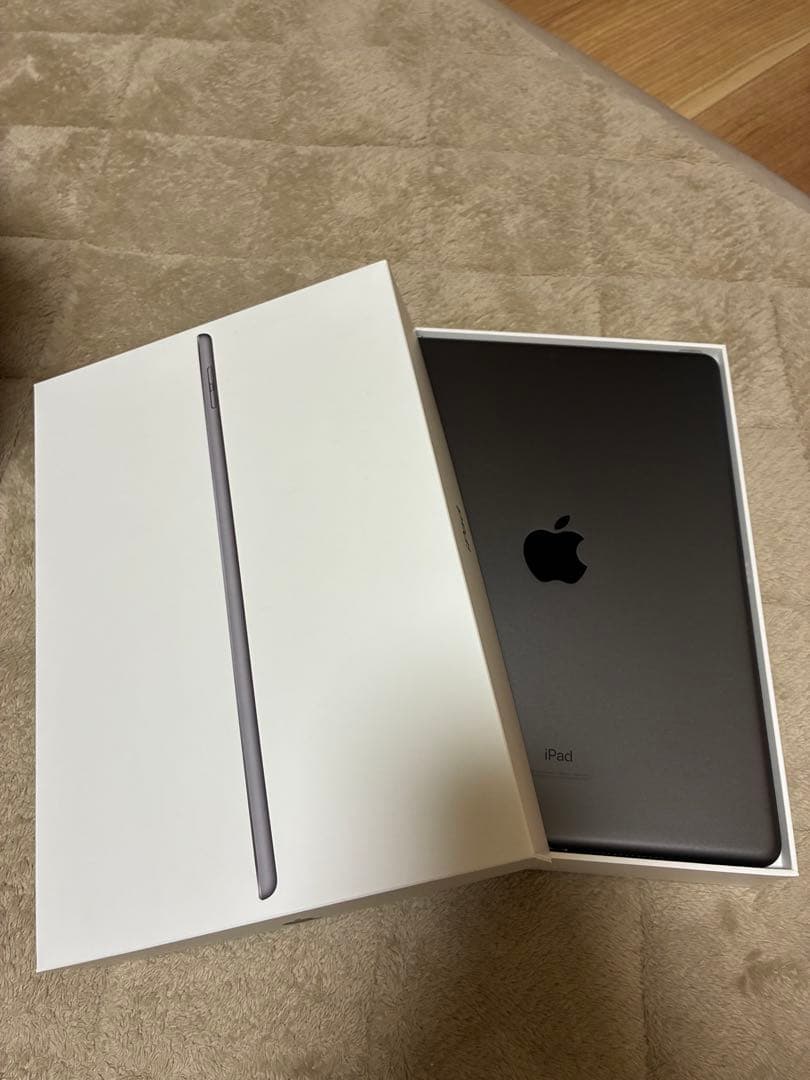 Apple iPad 第8世代　32GB スペースグレー