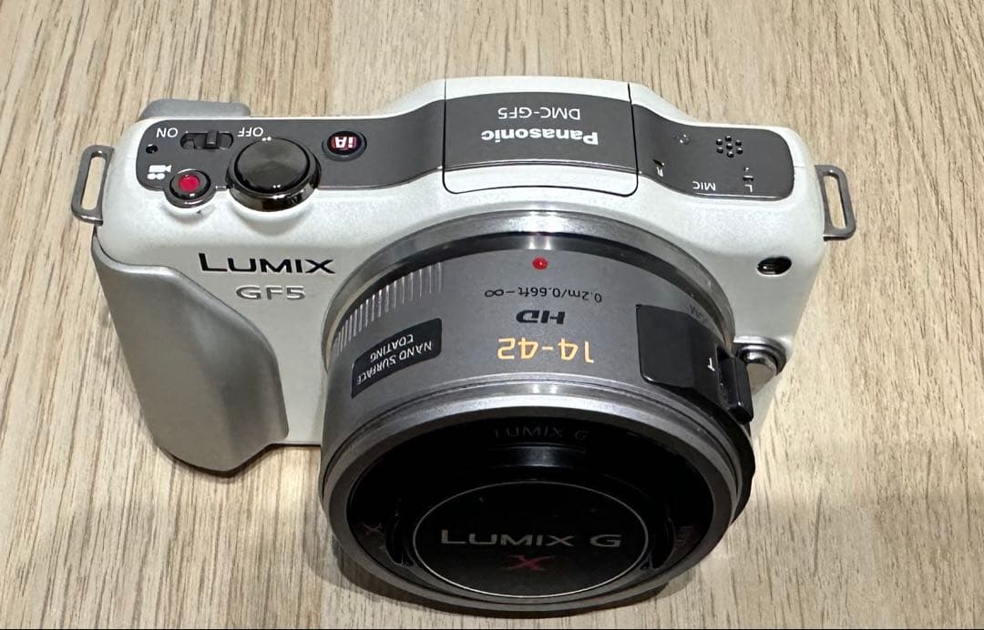 Panasonic LUMIX GF5 ホワイト 14-42mmレンズ付き