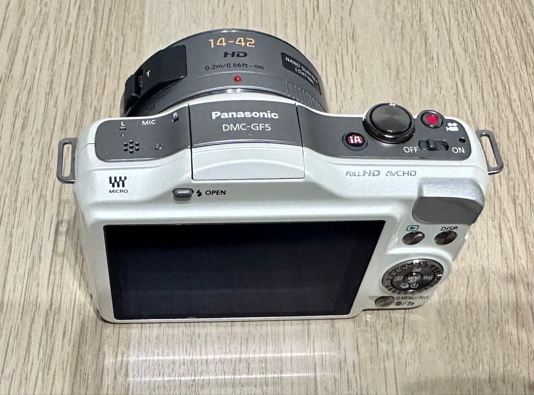 Panasonic LUMIX GF5 ホワイト 14-42mmレンズ付き