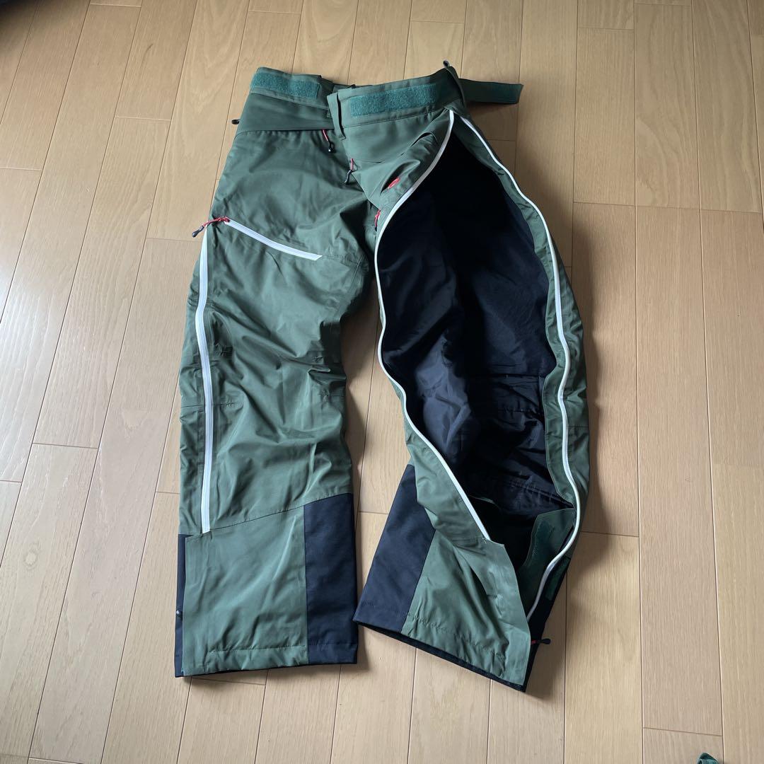 オンヨネ　ONYONE スキーウェア　デモチーム　サイズL 中古