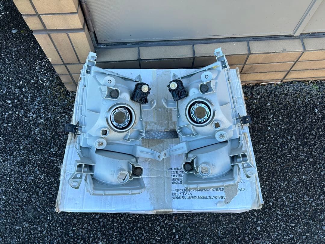 トヨタTOYOTAプロボックス　ヘッドライト