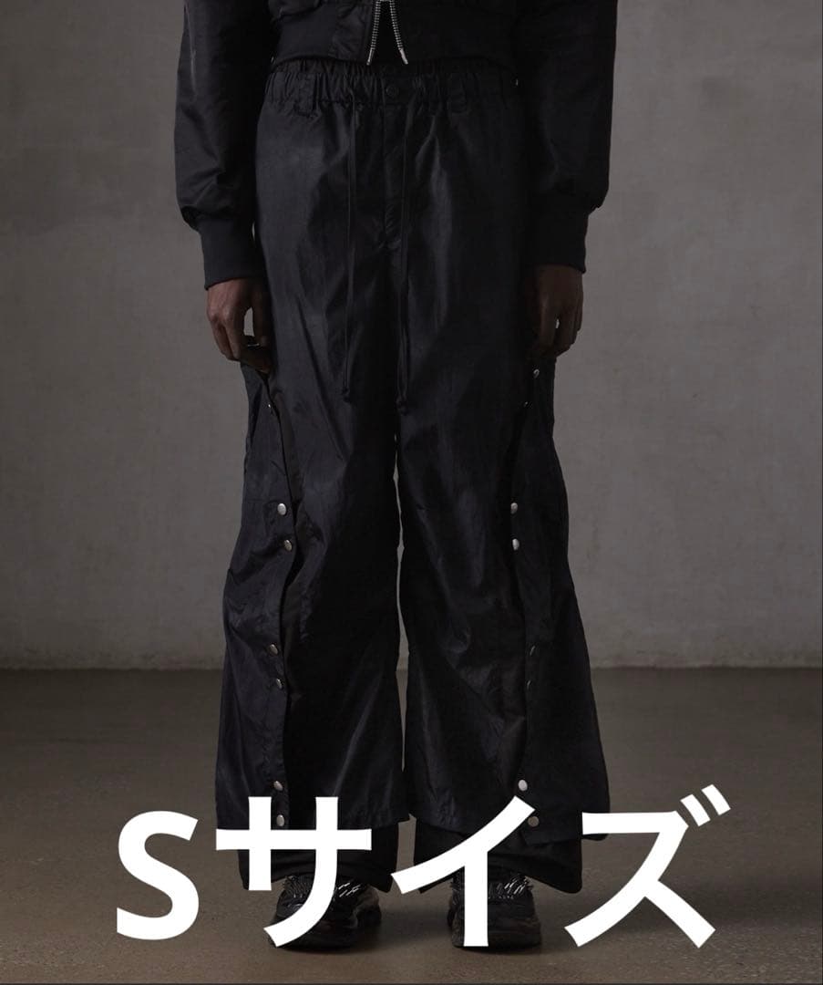 れ*お様 [GRANCY]ボタンレイヤードデザインナイロンパンツ