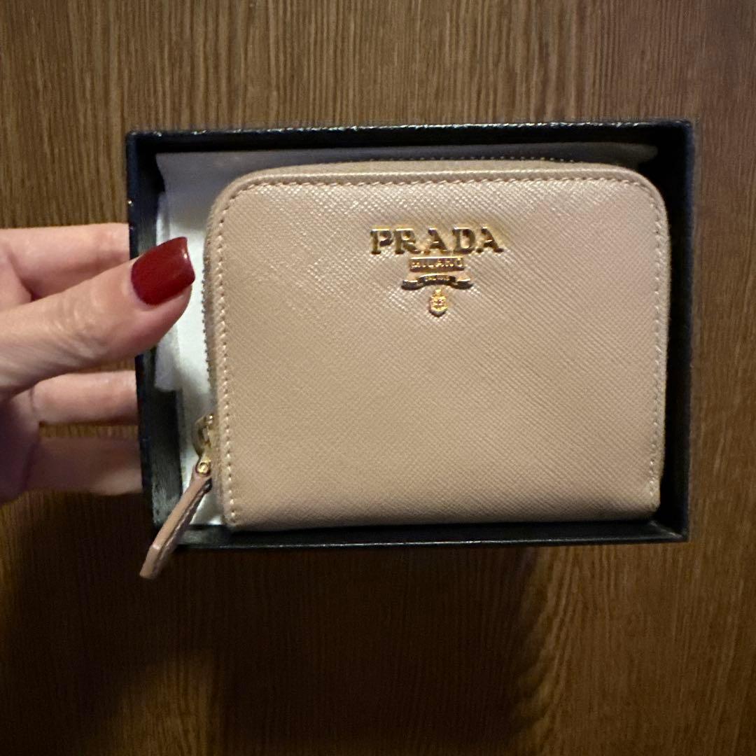 PRADA サフィアーノ　財布
