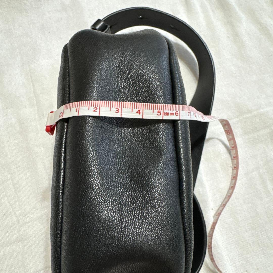 COS スイングマイクロクロスボディーバッグ-レザー