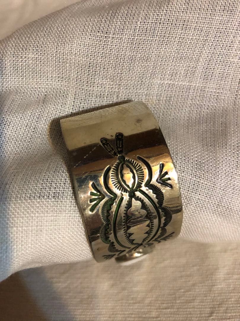 専用　ナバホ族　インディアンジュエリーシルバーバングル　ホワイトバッファロー