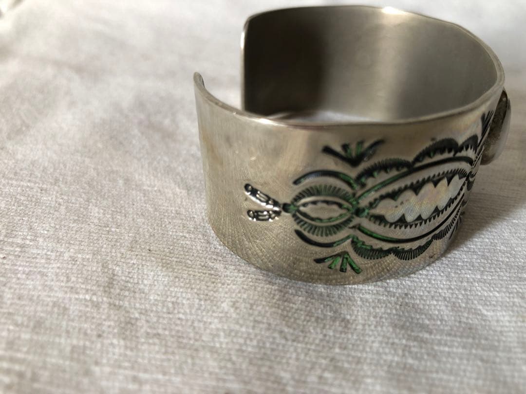 専用　ナバホ族　インディアンジュエリーシルバーバングル　ホワイトバッファロー