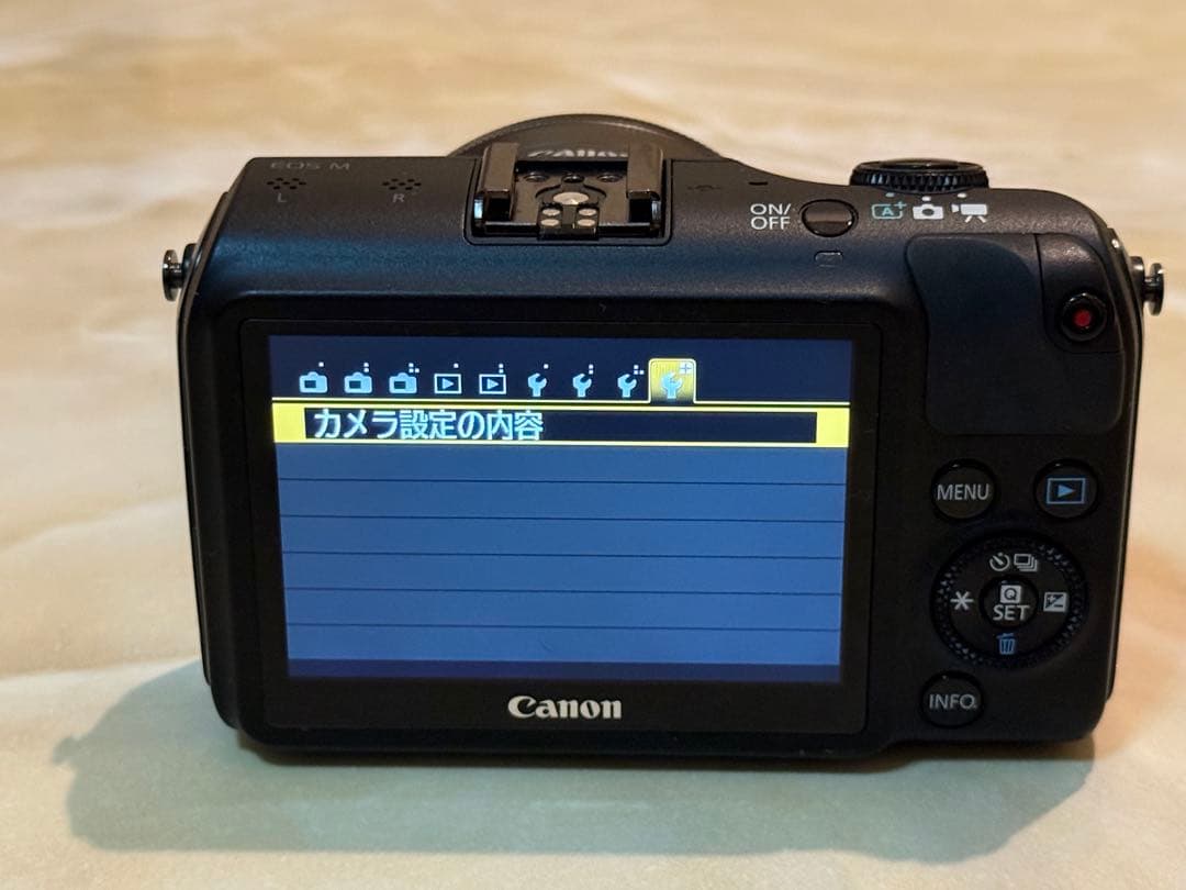 【Canon】キャノン EOS M デジタル一眼レフ
