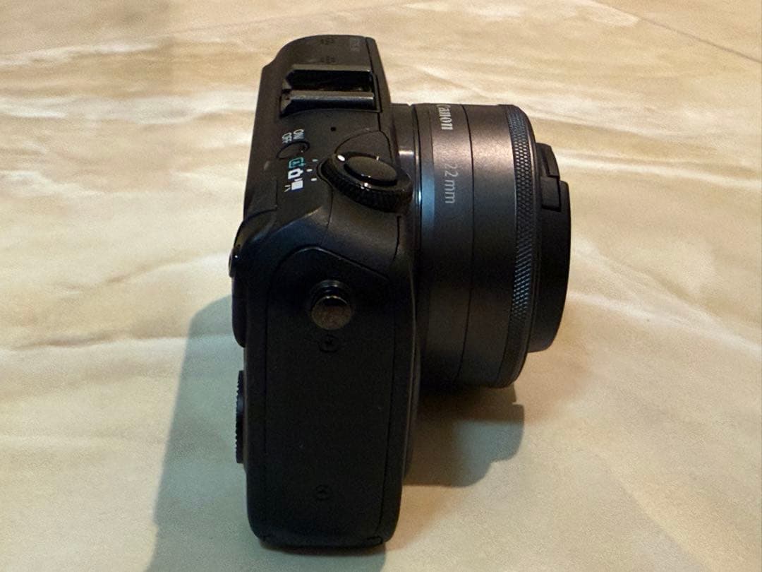 【Canon】キャノン EOS M デジタル一眼レフ