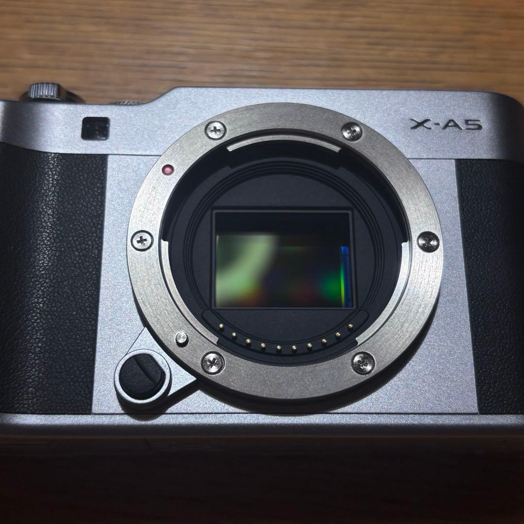 【SDカード付】フジフィルムFUJIFILM X-A5 ミラーレスカメラ