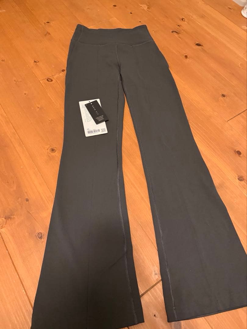 ルルレモンGroove ハイライズフレアパンツ ポケット付き アジアフィット