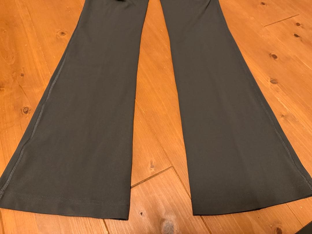 ルルレモンGroove ハイライズフレアパンツ ポケット付き アジアフィット