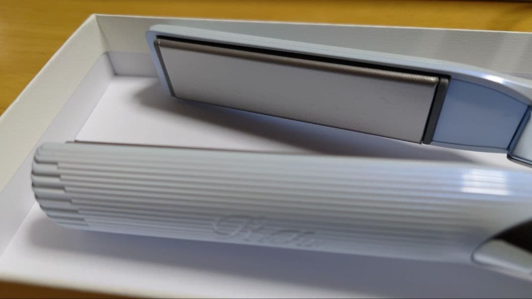 【リカちゃん】リファ ストレートアイロン プロ（ホワイト）