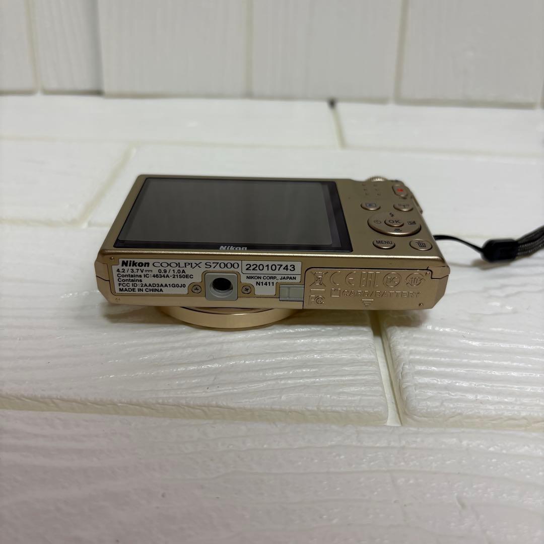 Nikon COOLPIX S7000 ゴールド