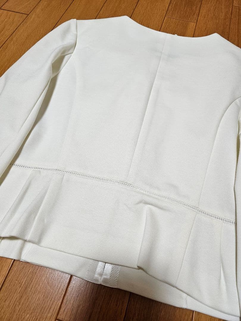 新品 トッカ TOCCA ジャケット 白系 サイズＭ