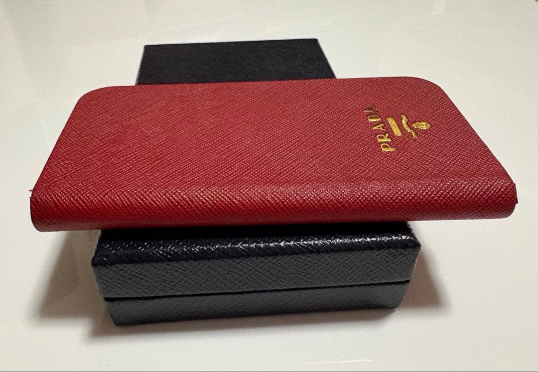 PRADA iPhoneケース SE対応 手帳タイプ RED