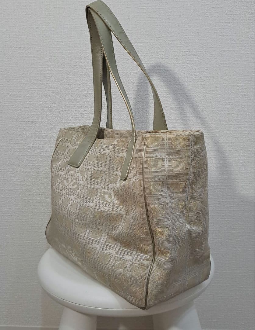 お値下げ致しました　シャネル ニュートラベルライン CHANEL トートバック