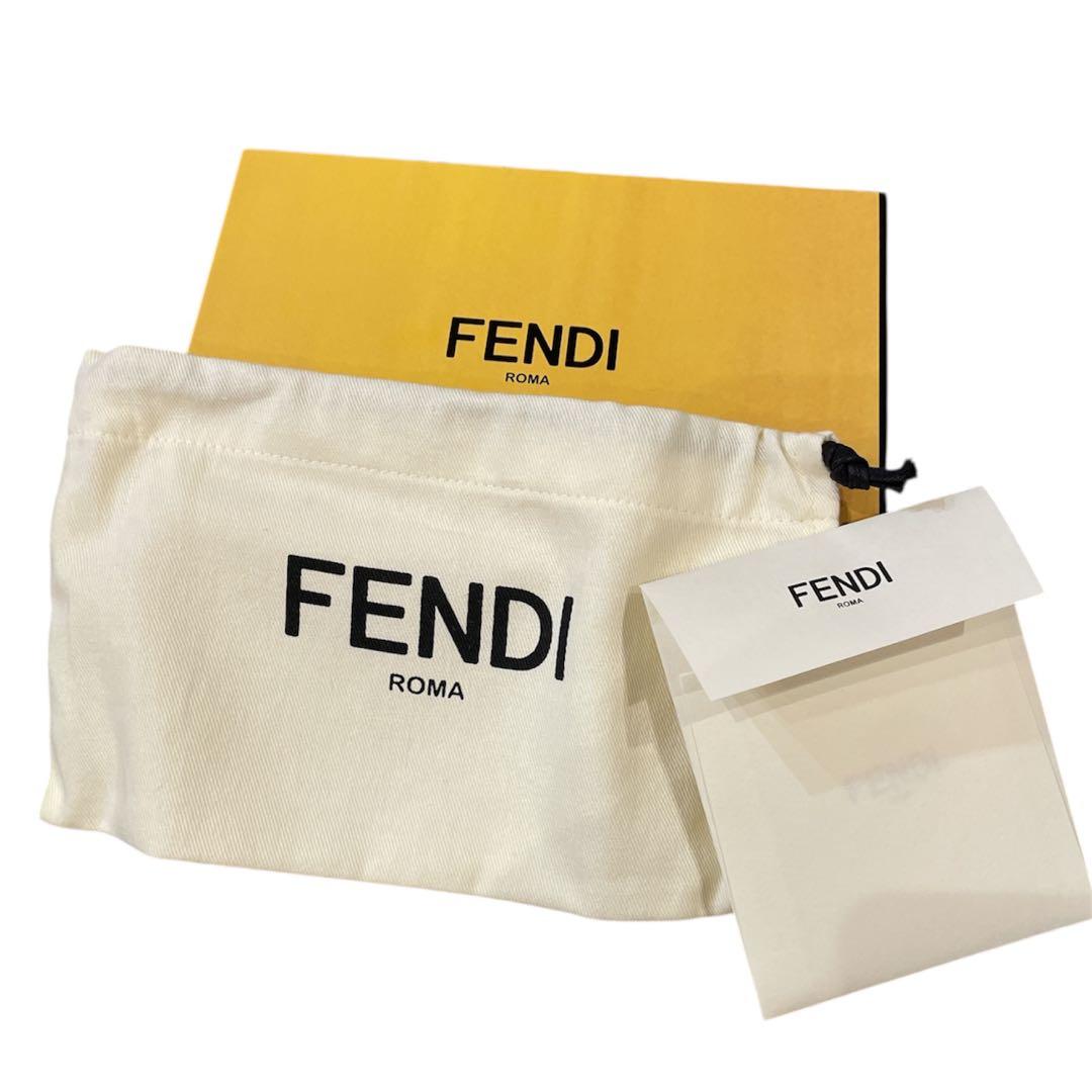 FENDI ベージュ レザー 長財布 FFロゴ