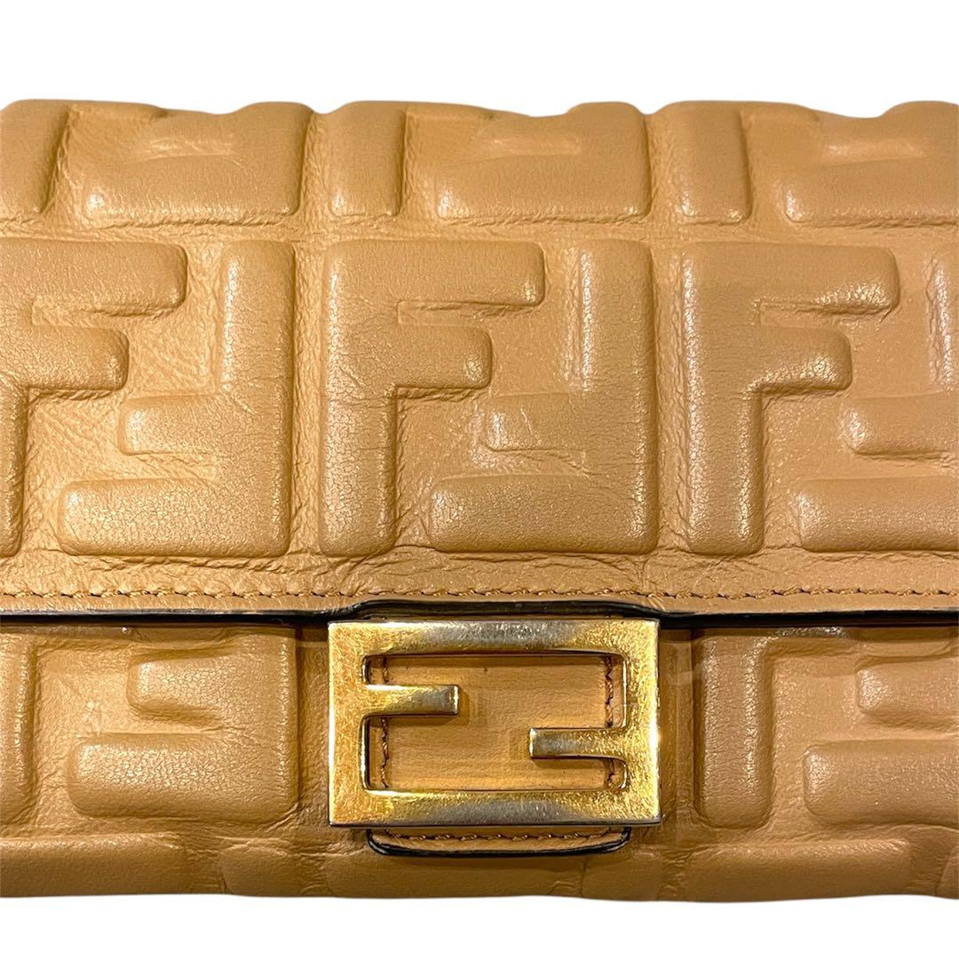 FENDI ベージュ レザー 長財布 FFロゴ