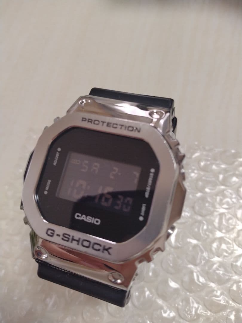 （77）G-SHOCK ジーショック GM-5600　デジタルシルバー