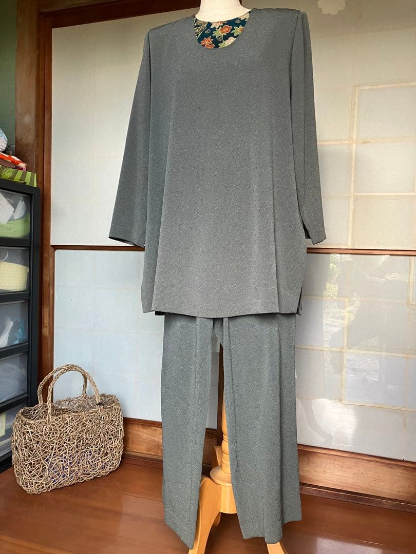 price down 詩仙堂の洋服です