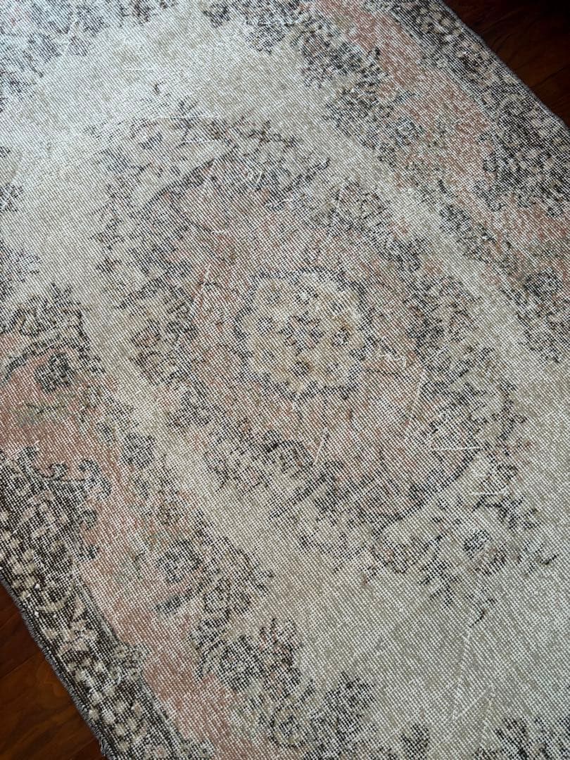 ヴィンテージラグ　ベージュオーバーダイ　ボタニカルメダリオン　トルコ　アナトリア