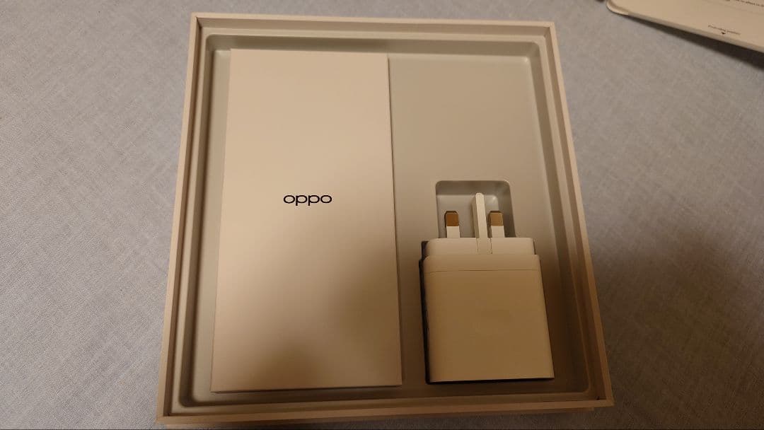 Oppo Find N5　512GB 本体　ホワイト ケース付き　ほぼ未使用品