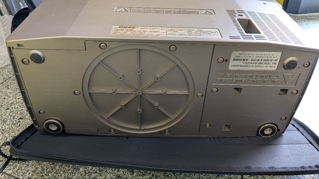 BOSE AWM CDラジカセ　カバー付