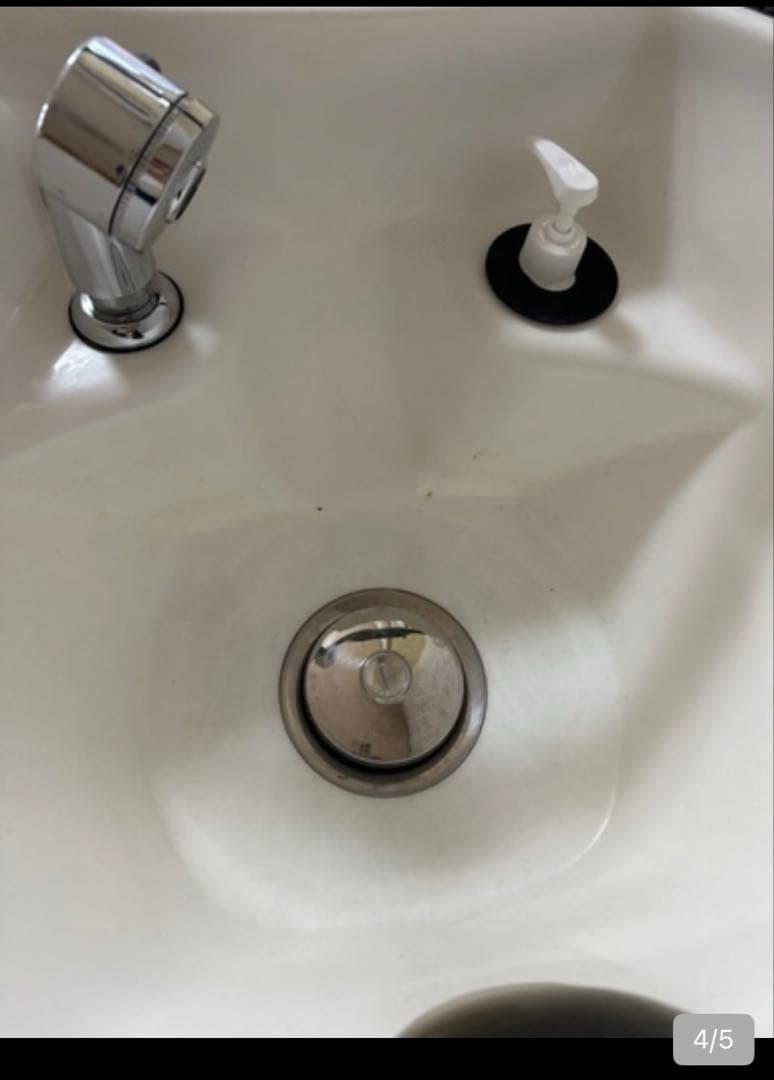 移動可能なホワイトシャンプー台