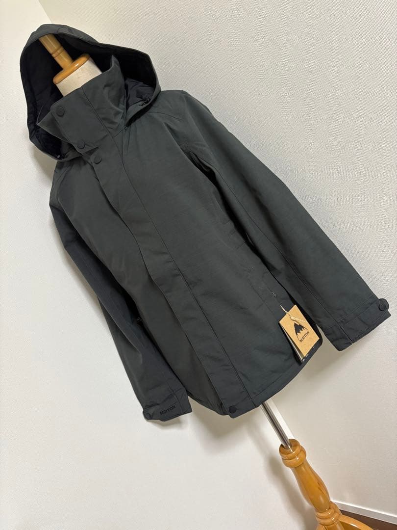 新品　バートン　ウーマンズスノーボードウエアジャケットとボトムの上下セット