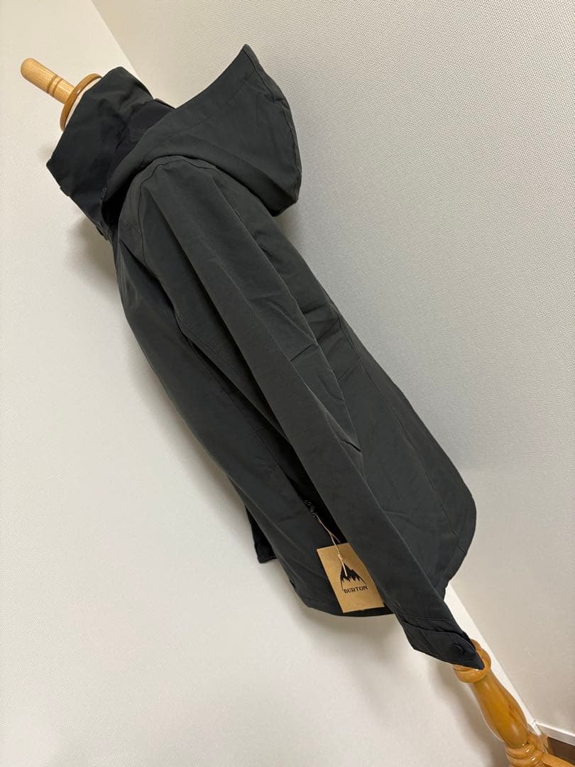 新品　バートン　ウーマンズスノーボードウエアジャケットとボトムの上下セット