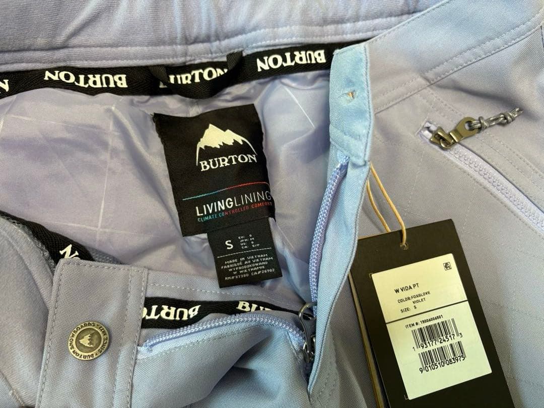 新品　バートン　ウーマンズスノーボードウエアジャケットとボトムの上下セット