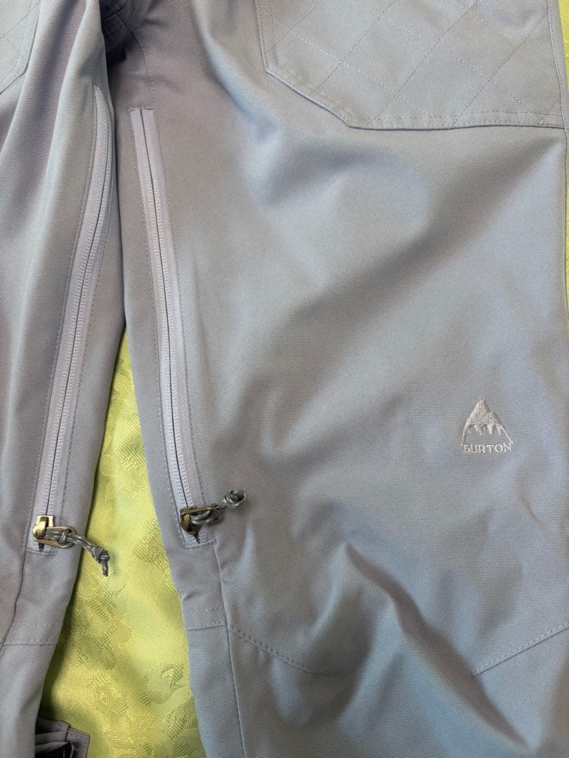 新品　バートン　ウーマンズスノーボードウエアジャケットとボトムの上下セット