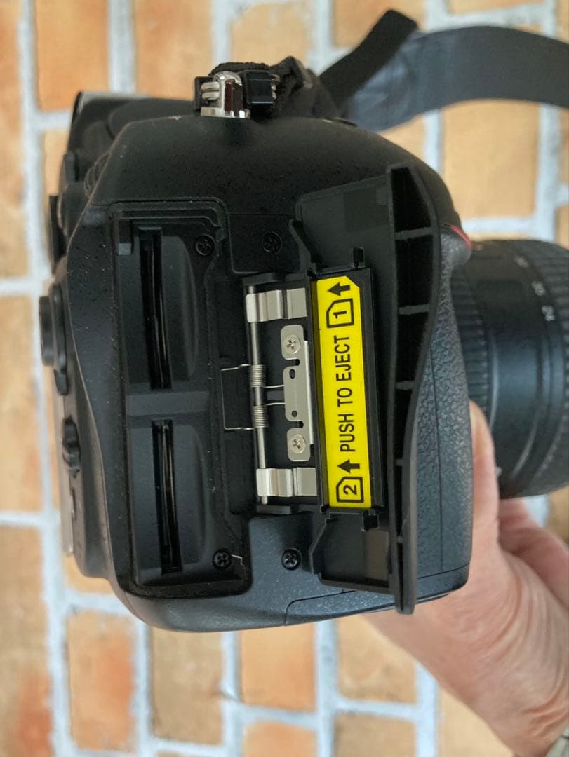 Nikon D610 純正ズームレンズ付き