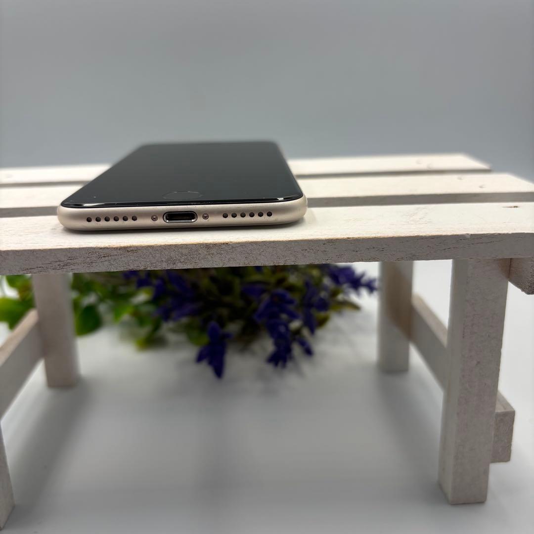 【美品】iPhone SE第3世代 64GB スターライト 4