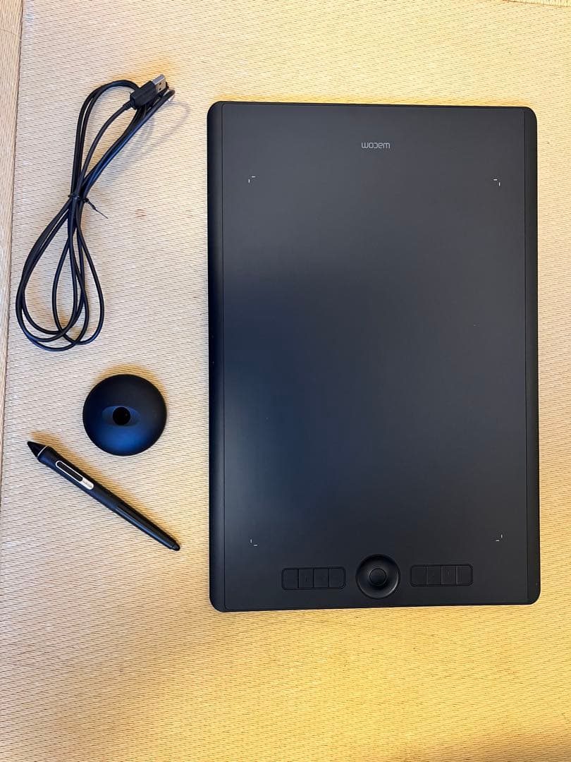 ペンタブレット本体　Wacom Intuos Pro PTH-860