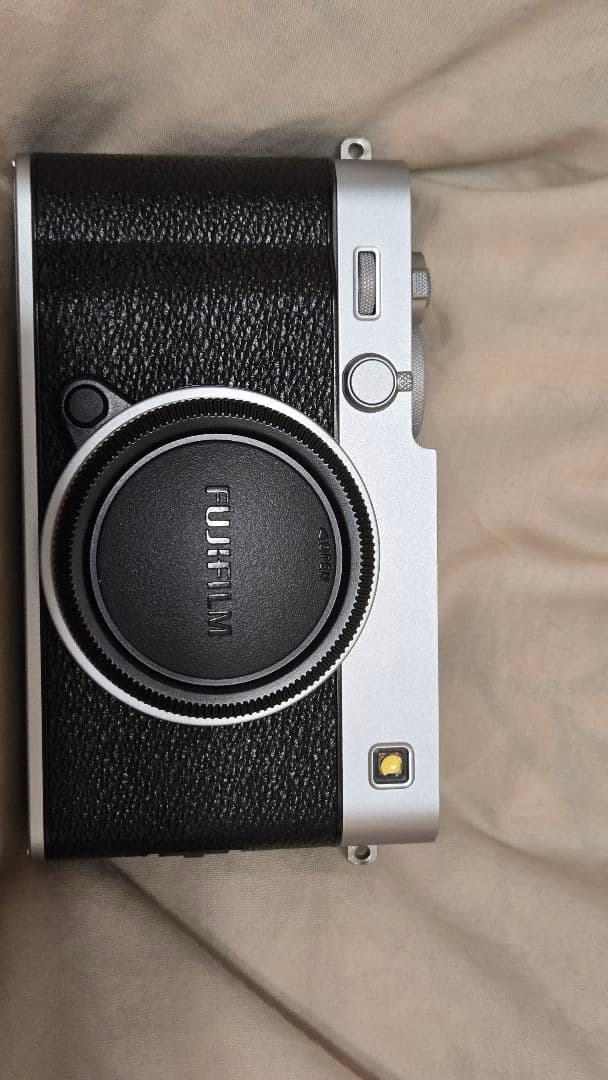Fujifilm X-E5 ミラーレスカメラ 本体　(シルバー)