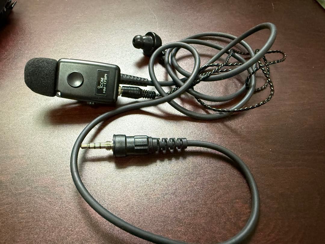 icom トランシーバー IC-4300 とHM-179PIのセットです。