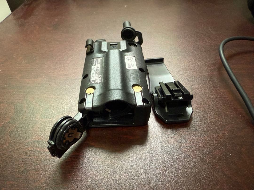 icom トランシーバー IC-4300 とHM-179PIのセットです。