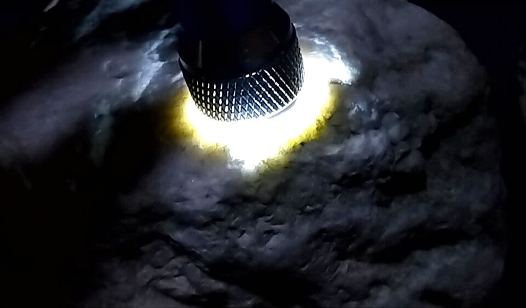 ★翡翠原石★糸魚川硬玉【姫川・転石ウブ1.7kg】