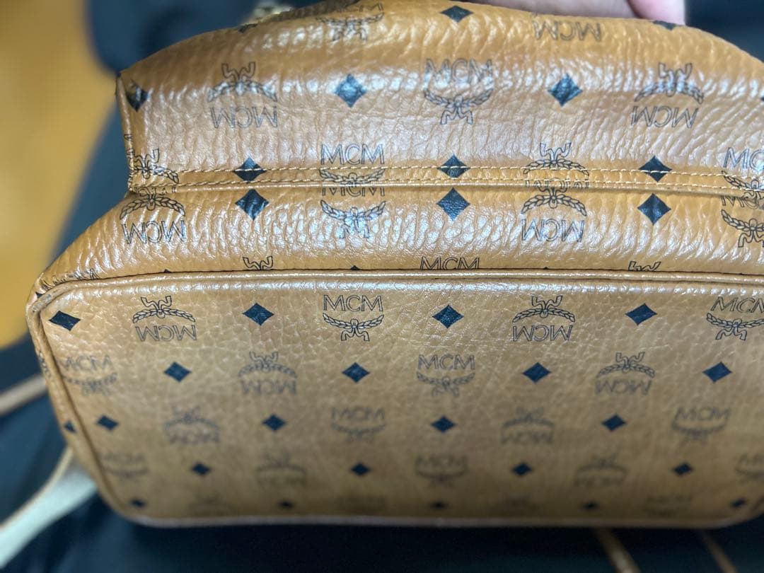 MCM スタッズ付き キャメル リュック Lサイズ