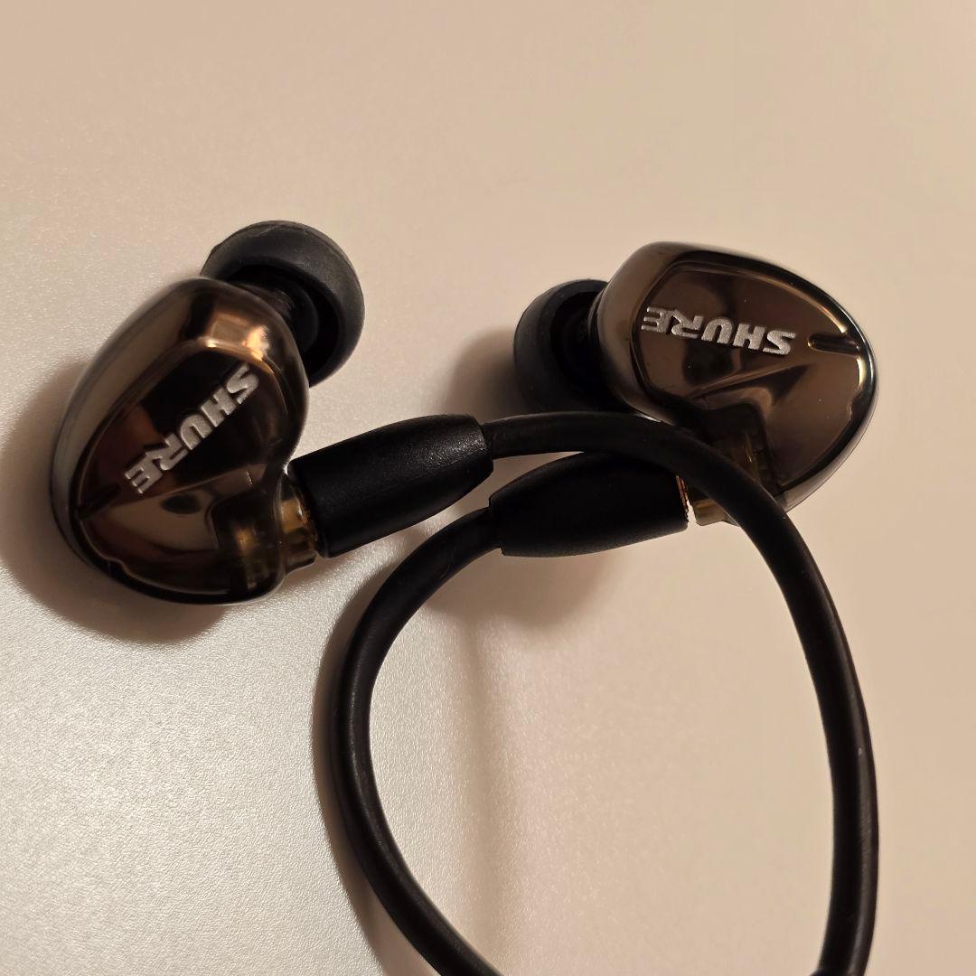 SHURE SE535 イヤホン (ケース付き)