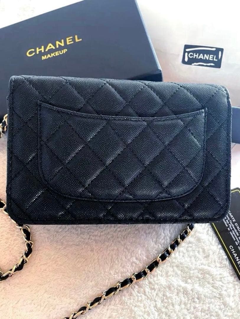 CHANEL チェーンウォレット　キルティングショルダー　ノベルティ